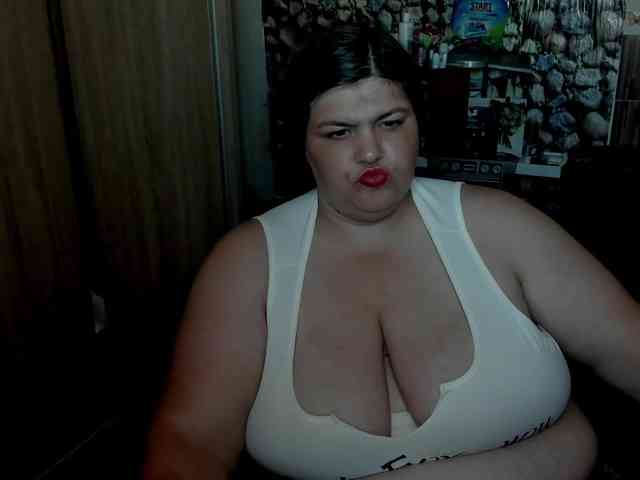 Ionysexylips69 webcam