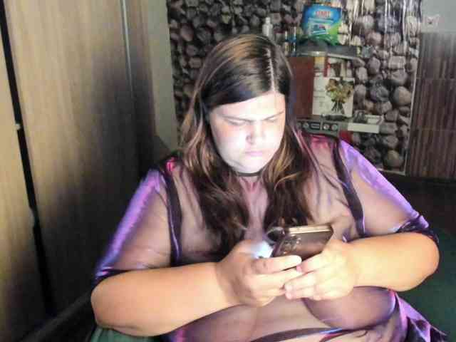 Ionysexylips69 webcam