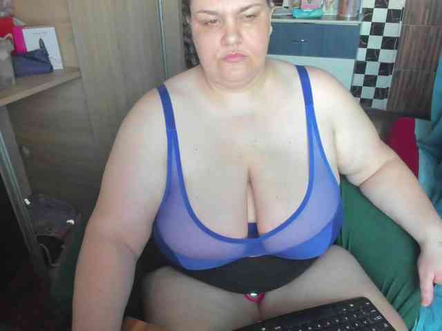 Ionysexylips69 webcam