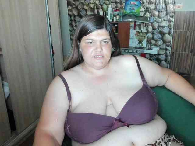 Ionysexylips69 webcam