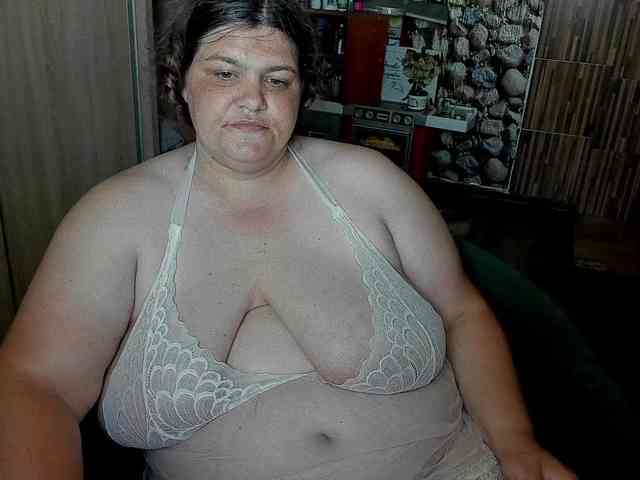 Ionysexylips69 webcam