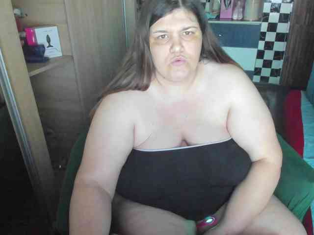 Ionysexylips69 webcam