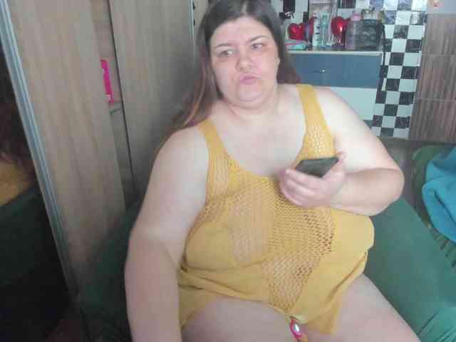 Ionysexylips69 webcam