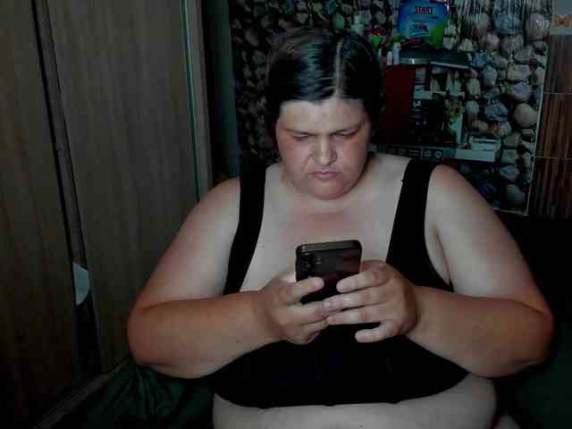 Ionysexylips69 webcam