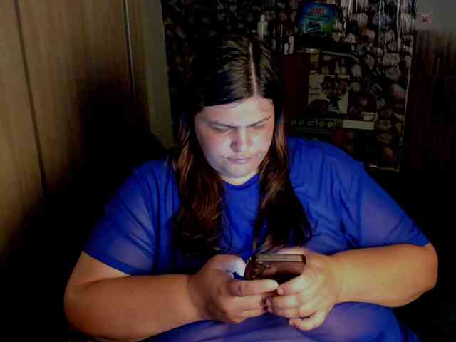 Ionysexylips69 webcam