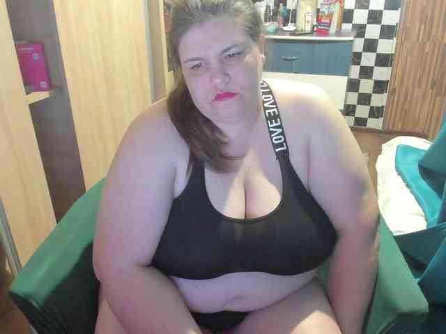 Ionysexylips69 webcam