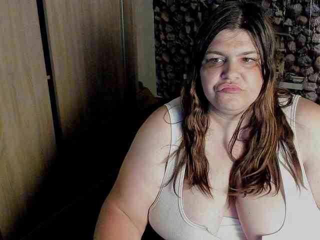 Ionysexylips69 webcam