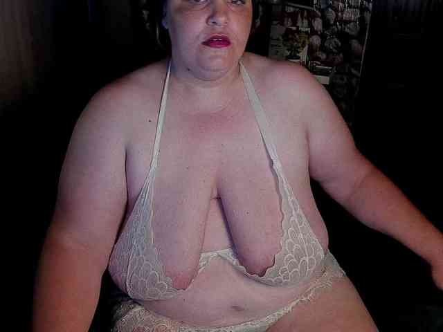 Ionysexylips69 webcam