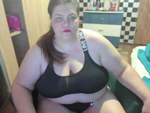 Ionysexylips69 webcam