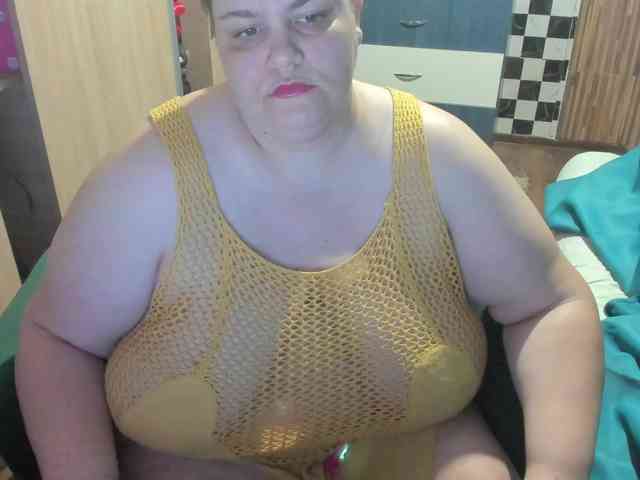 Ionysexylips69 webcam