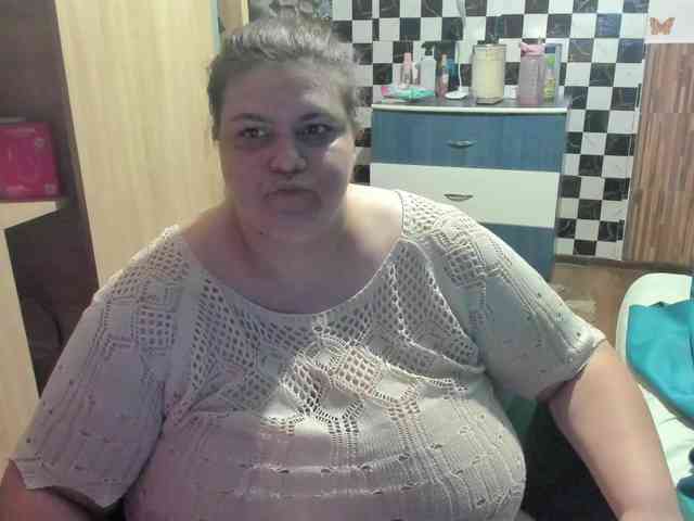 Ionysexylips69 webcam