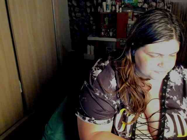 Ionysexylips69 webcam