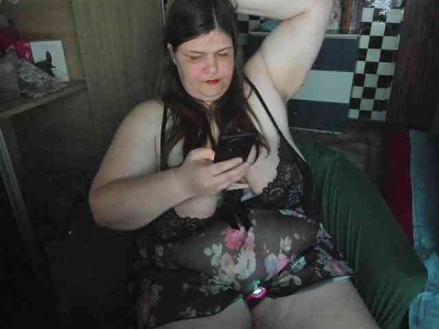 Ionysexylips69 webcam