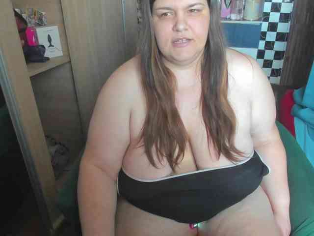 Ionysexylips69 webcam