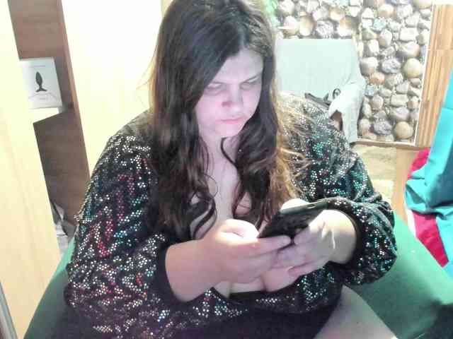 Ionysexylips69 webcam