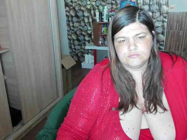 Ionysexylips69 webcam