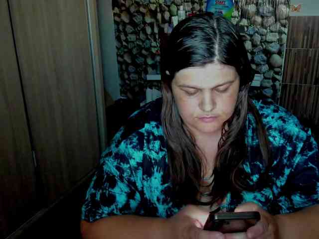 Ionysexylips69 webcam