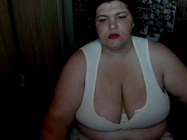 Ionysexylips69 webcam