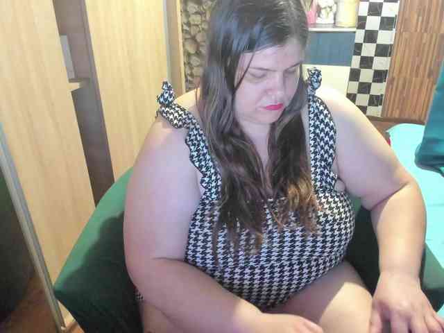 Ionysexylips69 webcam