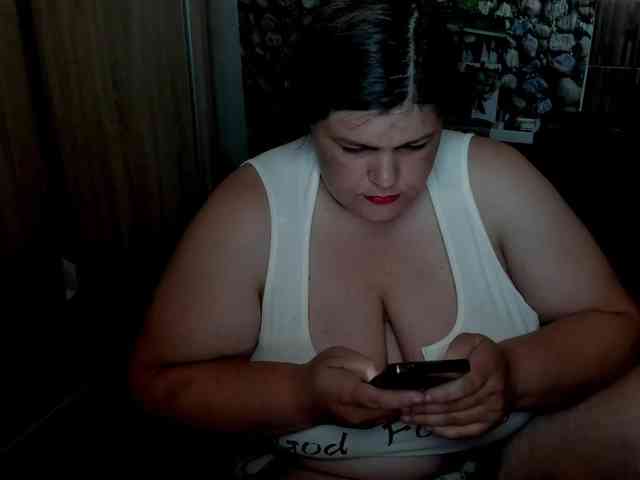 Ionysexylips69 webcam