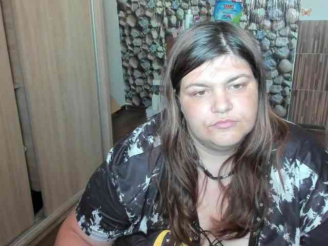 Ionysexylips69 webcam