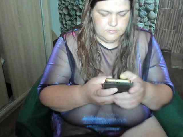Ionysexylips69 webcam