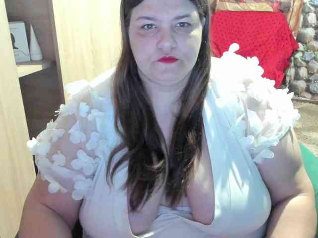 Ionysexylips69 webcam