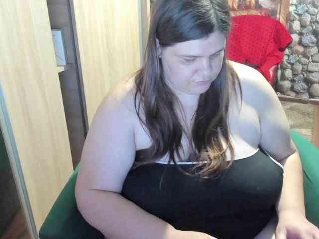 Ionysexylips69 webcam