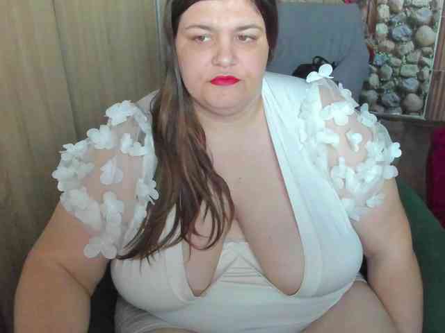 Ionysexylips69 webcam