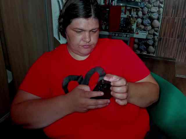 Ionysexylips69 webcam