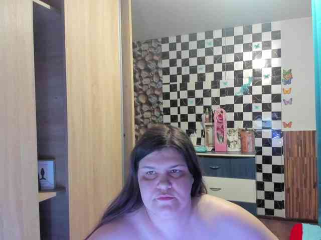 Ionysexylips69 webcam