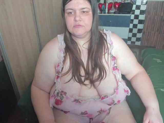 Ionysexylips69 webcam