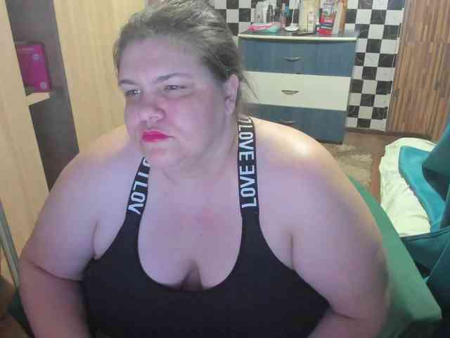 Ionysexylips69 webcam