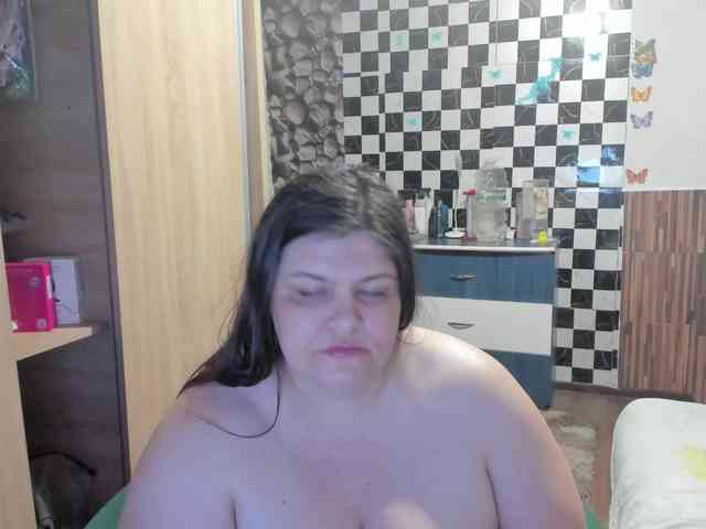 Ionysexylips69 webcam