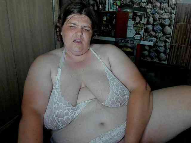 Ionysexylips69 webcam