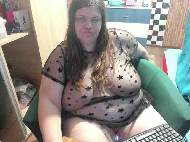 Ionysexylips69 webcam