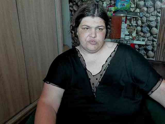 Ionysexylips69 webcam