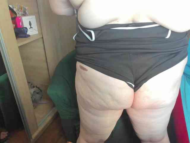 Ionysexylips69 webcam