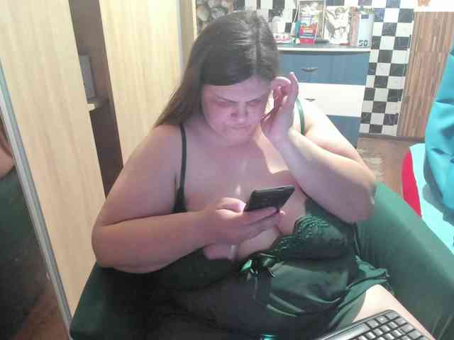 Ionysexylips69 webcam