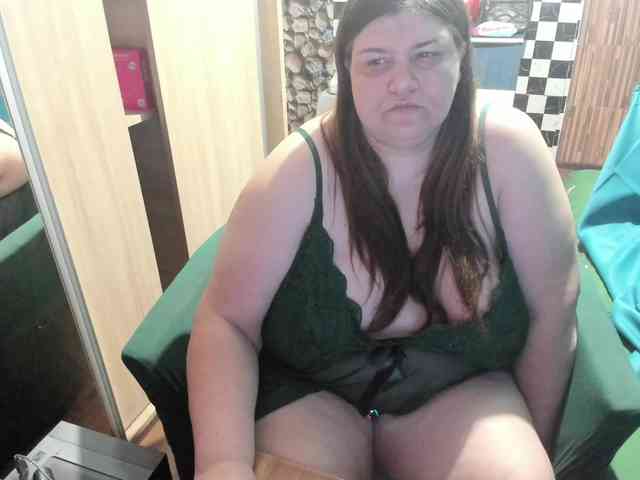 Ionysexylips69 webcam