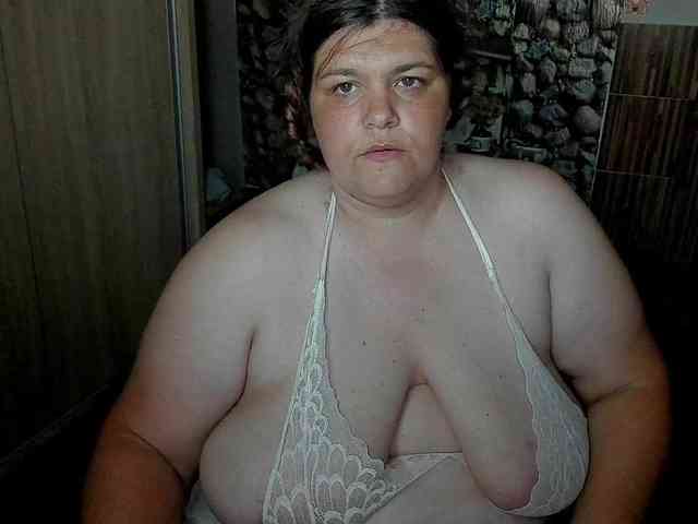 Ionysexylips69 webcam