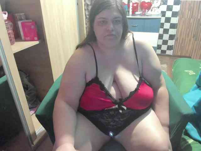 Ionysexylips69 webcam