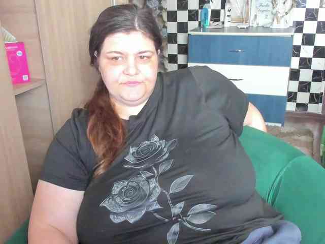 Ionysexylips69 webcam