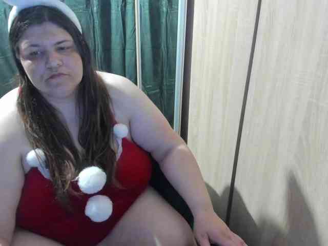 Ionysexylips69 webcam