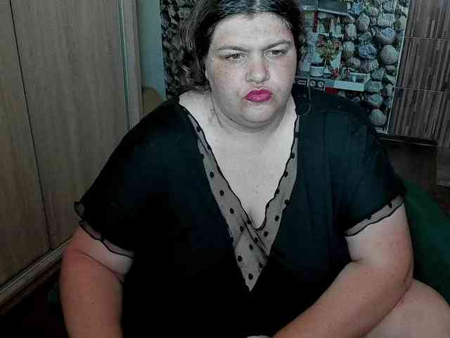 Ionysexylips69