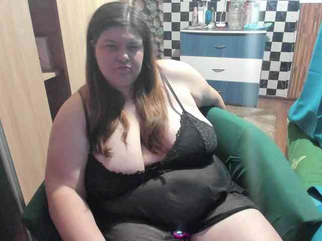 Ionysexylips69 webcam