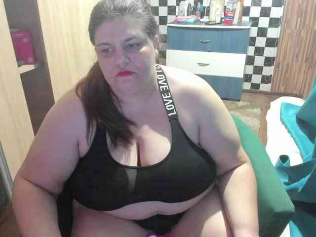 Ionysexylips69 webcam