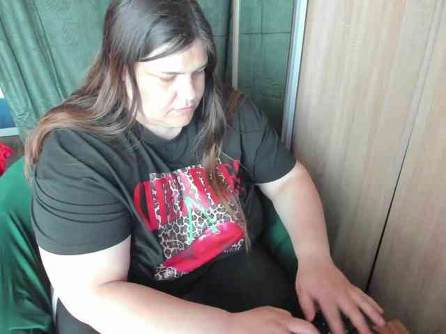 Ionysexylips69 webcam