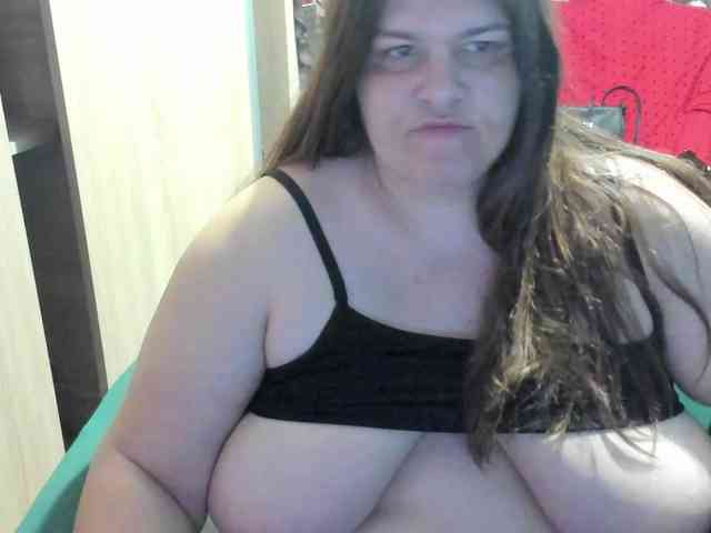 Ionysexylips69 webcam