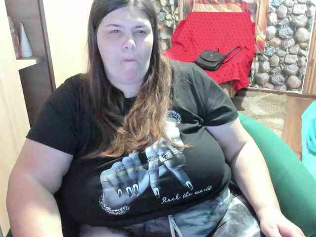 Ionysexylips69 webcam